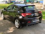 Alfa Romeo Giulietta Turismo Leder Rot / Navi / Klima - Alfa Romeo in Köln