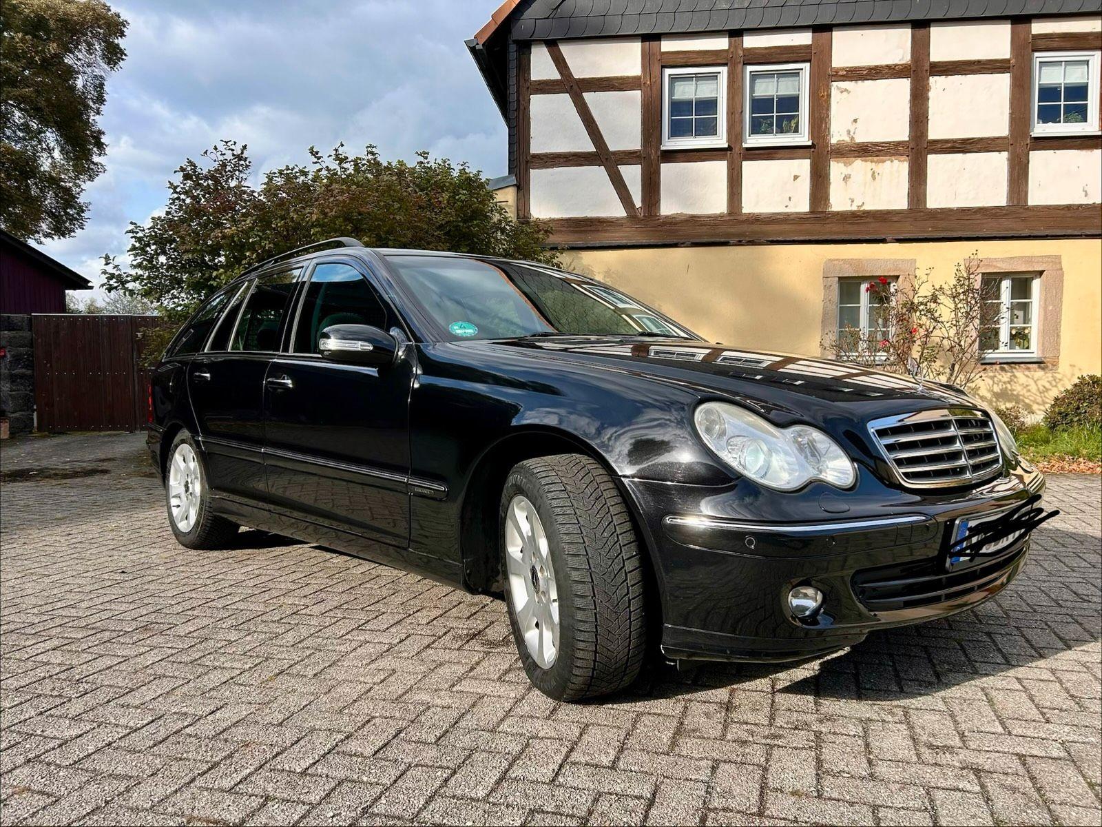 Mercedes-Benz C180 2006 — rear view