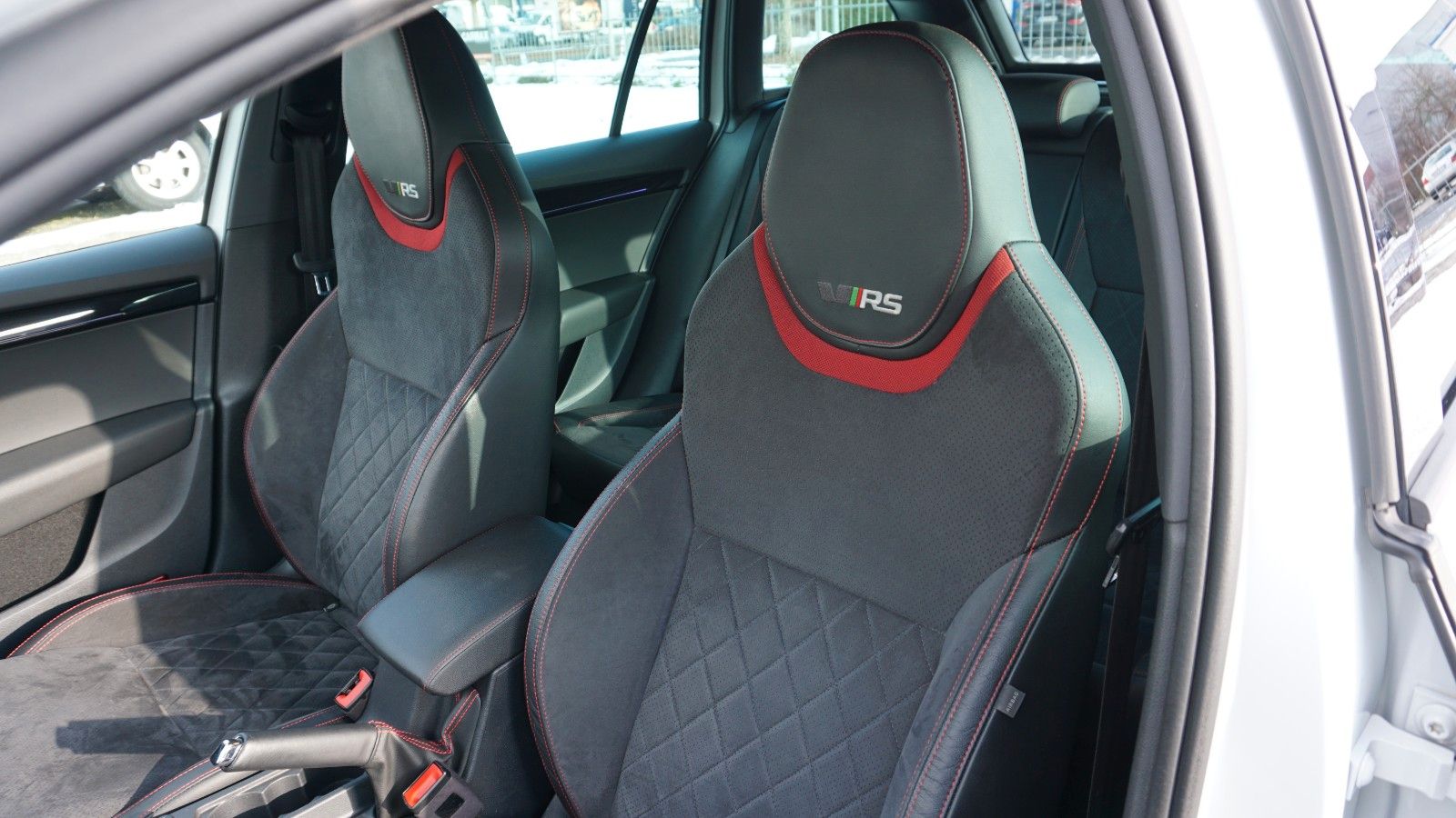 Fahrzeugabbildung SKODA Octavia Combi RS,DSG, Navi,ACC,Memory,LED,+WR