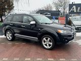 Mitsubishi Outlander 2.4 Intense*4x4*Aut*Leder*Temp*Szhz* - Mitsubishi Outlander: 2.4