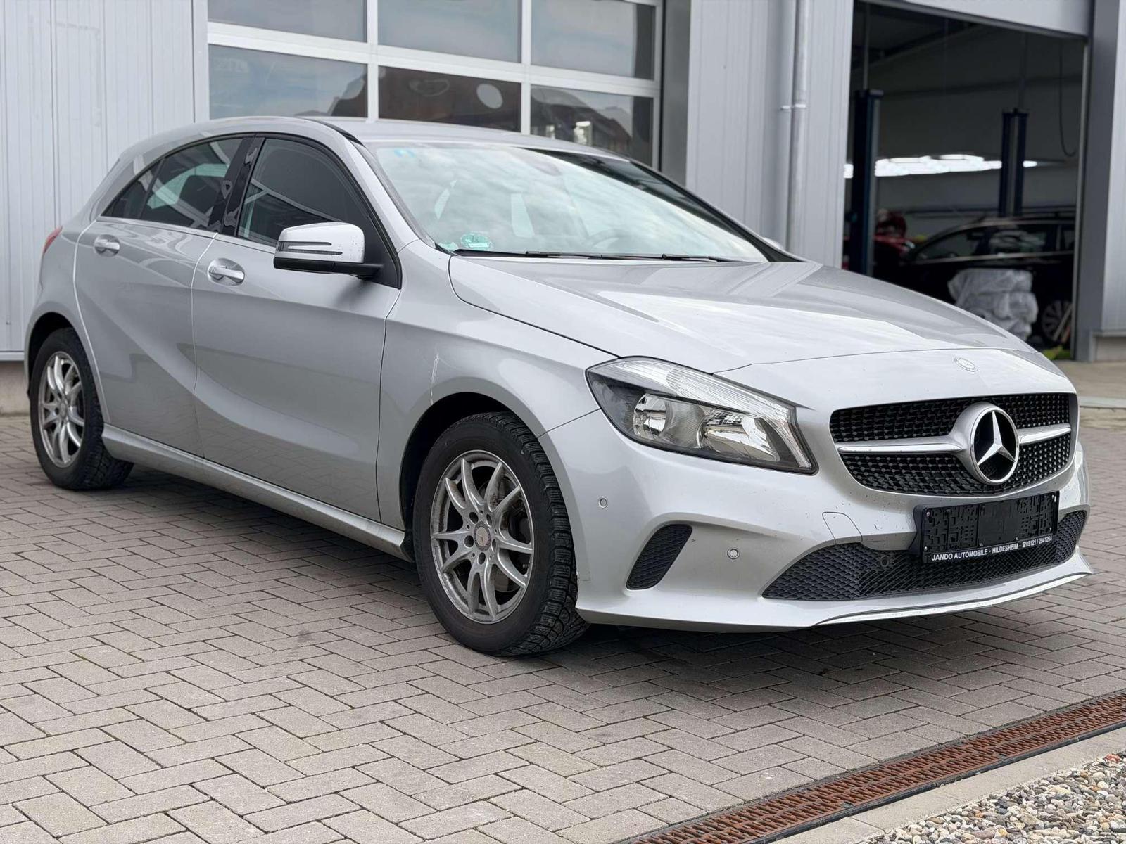Mercedes-Benz A 180 A 180 BlueEfficiency (176.042)