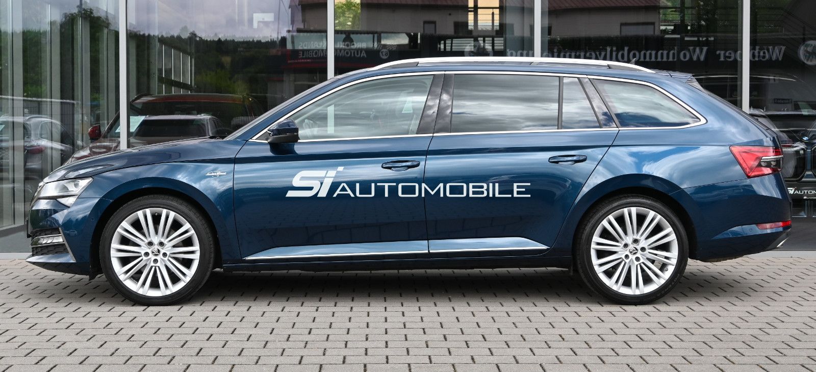 Fahrzeugabbildung SKODA Superb 2.0 TDI DSG L&K COMBI °ACC°AHK°STANDHEIZ°