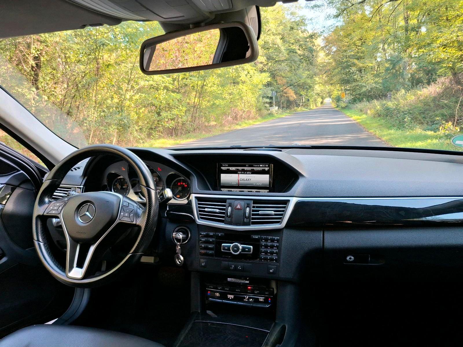 Mercedes-Benz E350 2013 — photo 12