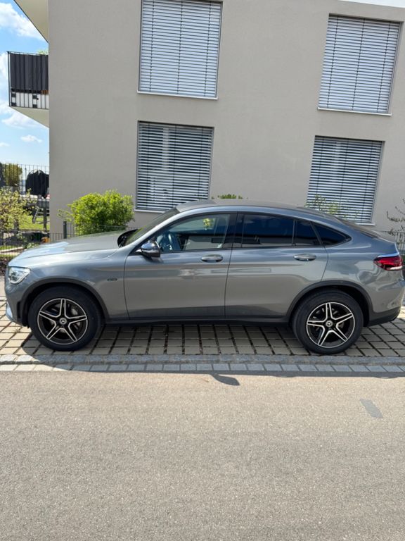 Image of Mercedes-Benz GLC 300