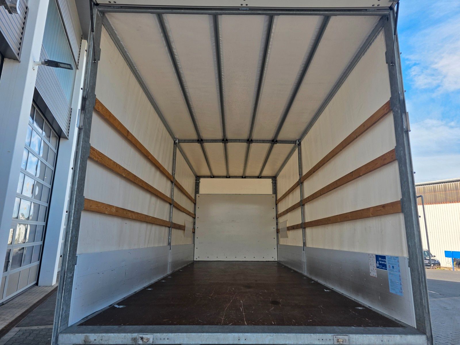Fahrzeugabbildung Iveco Eurocargo ML120E25 LBW 1.500 3 Sitze Klima