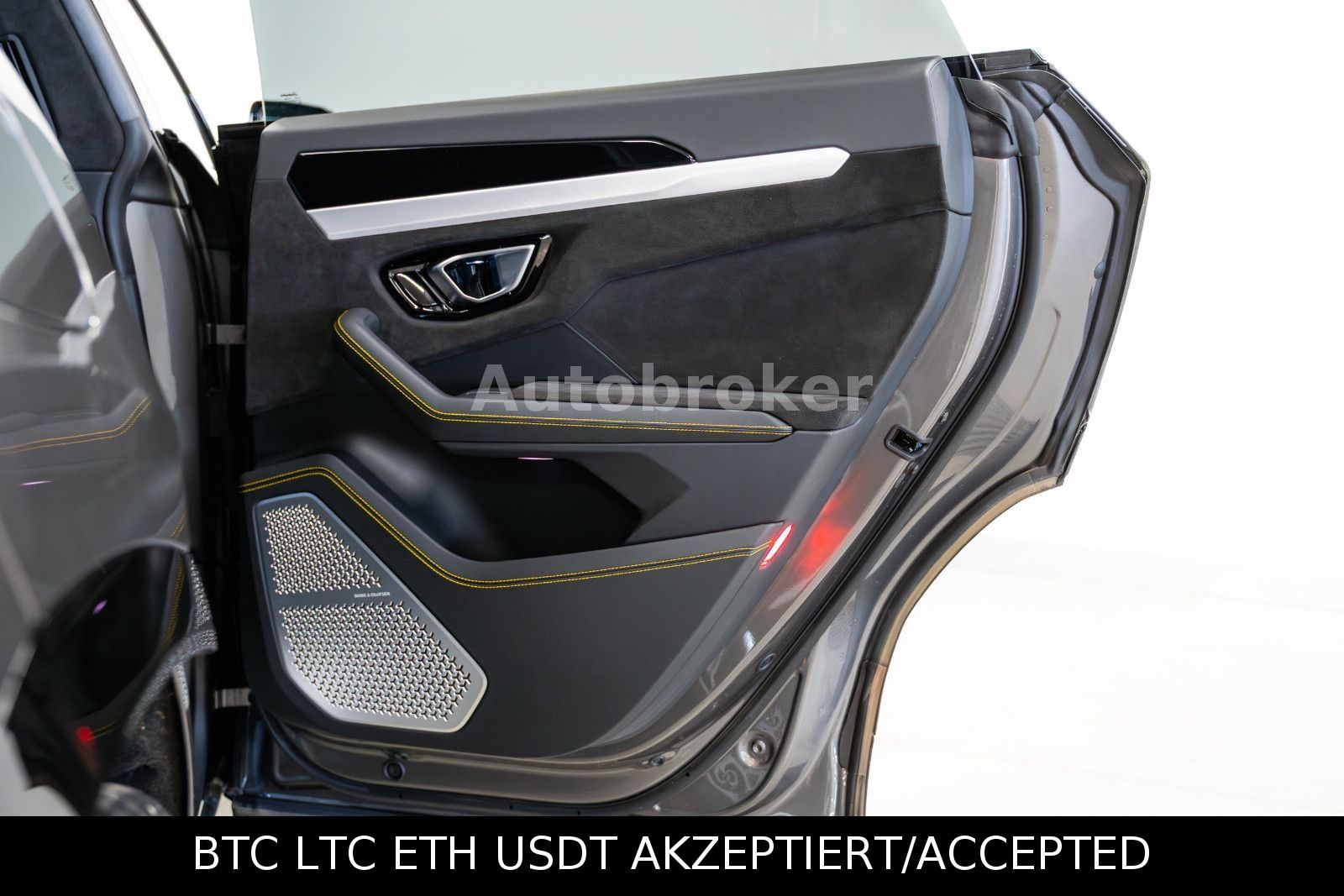 Lamborghini Urus – pogled 33