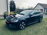 Volvo V60 Cross Country B4 D AWD Geartronic - Volvo V60 Cross Country von privat