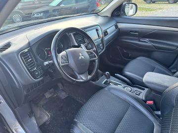 Mitsubishi Outlander - 11