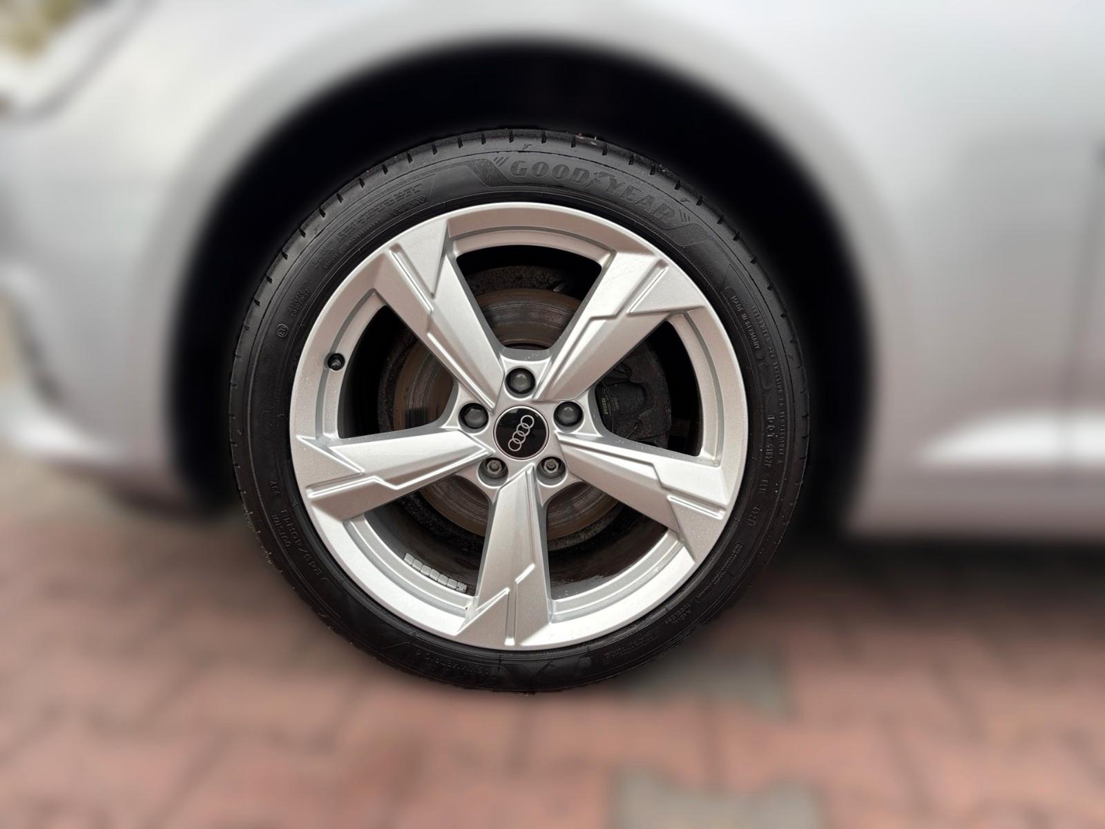 Audi A4 35 TDI sport Autom./Navi/SHZ/PDC/FSE/8fach