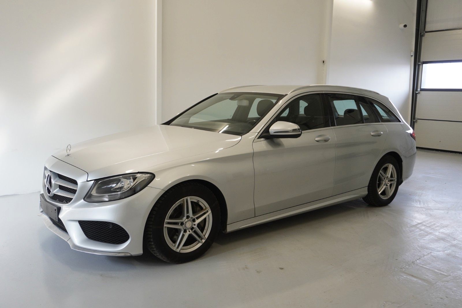 MERCEDES-BENZ C 220