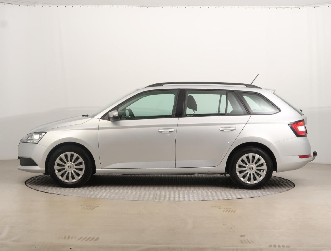 Fahrzeugabbildung SKODA Fabia Combi 1.0 TSI Active - AHZV, Klima, NS
