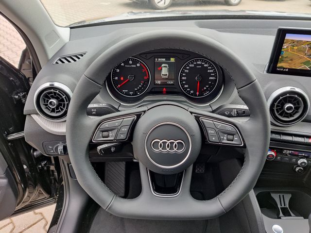 Q2 S line 35 TFSI S tronic AHK/Matrix/NAVI