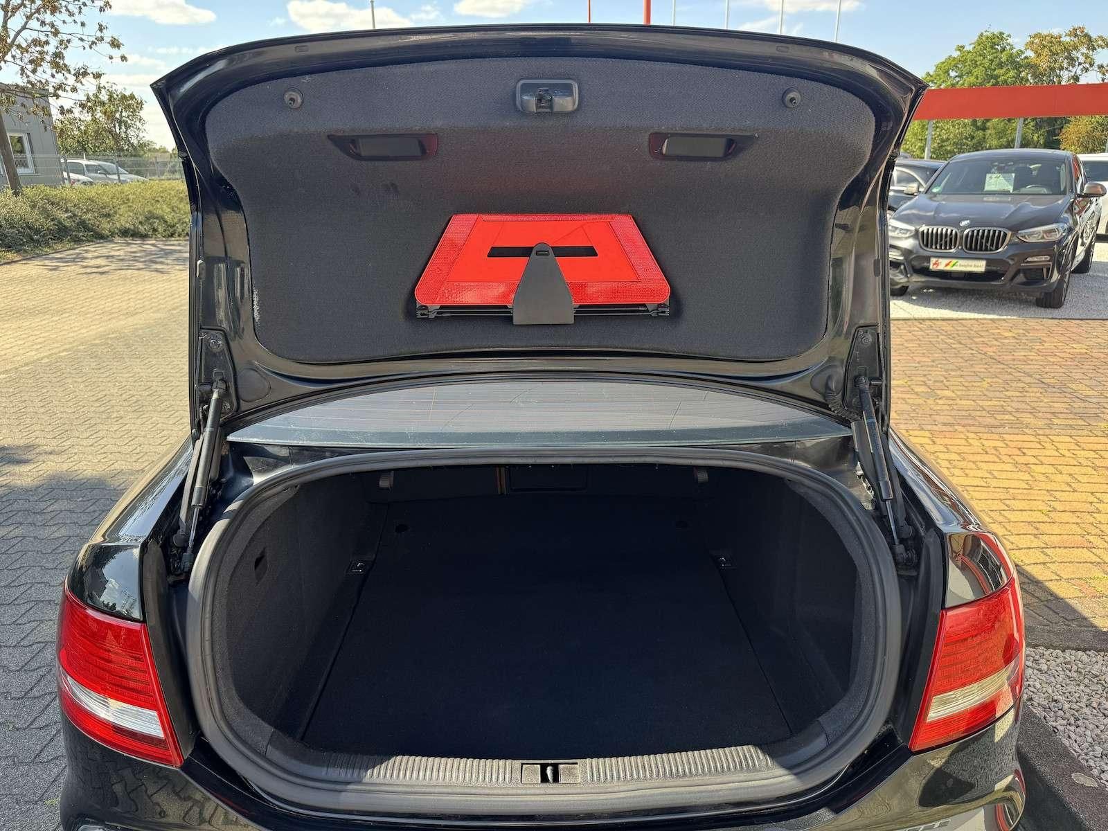 Fahrzeugabbildung Audi A6 3.2 FSI S-Line/Navi/Leder/S-Dach/Standheiz...