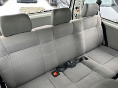 Fahrzeugabbildung T4 Kombi Transporter Bus 2.5 9-Sitzer