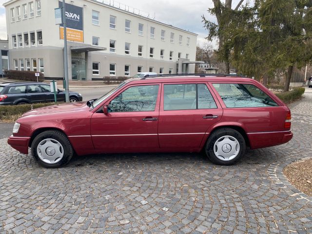 Mercedes-Benz W124 300D (OM606)