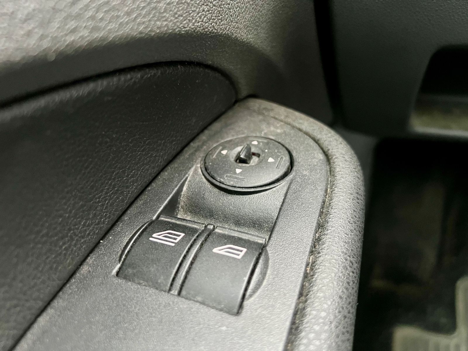 FORD Focus KLIMA SHZ NSW RADIO TEMPOMAT