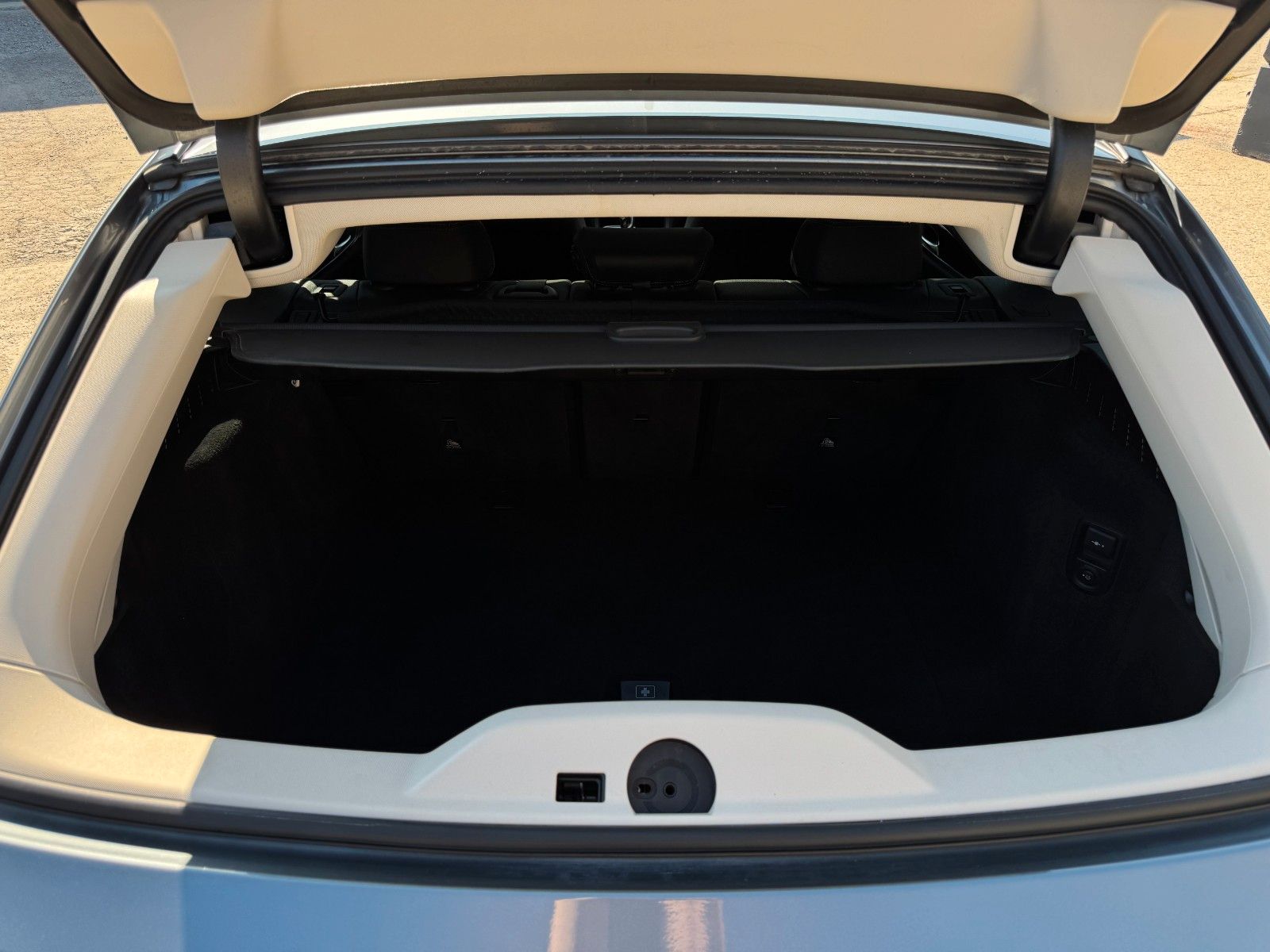 Fahrzeugabbildung BMW 520i Touring Luxury Line Pano Leder HiFi CAM AHK