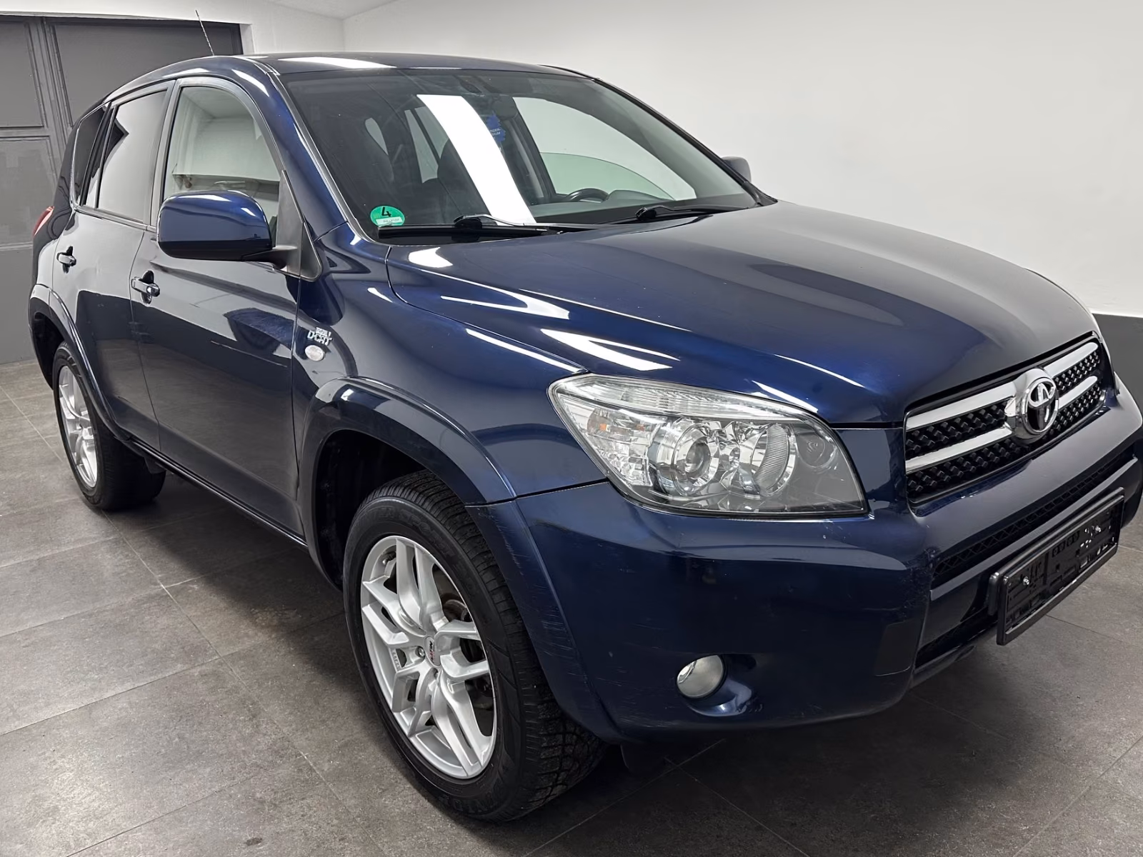 Toyota RAV4 Executive 2.2 D-CAT 177 ch 4x4 • Cuir • GPS • Caméra • Attelage