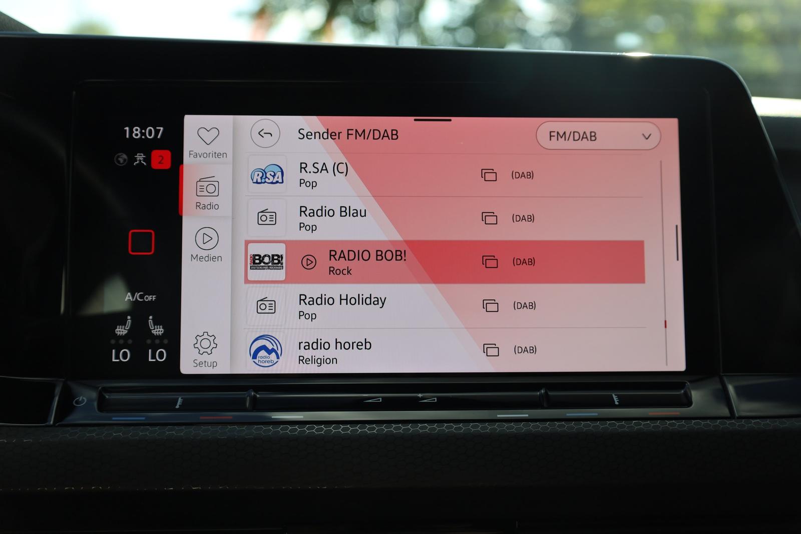 Volkswagen Golf VIII 2.0 GTI LED Navi Bluetooth Sitzheizung, миниатюра 12