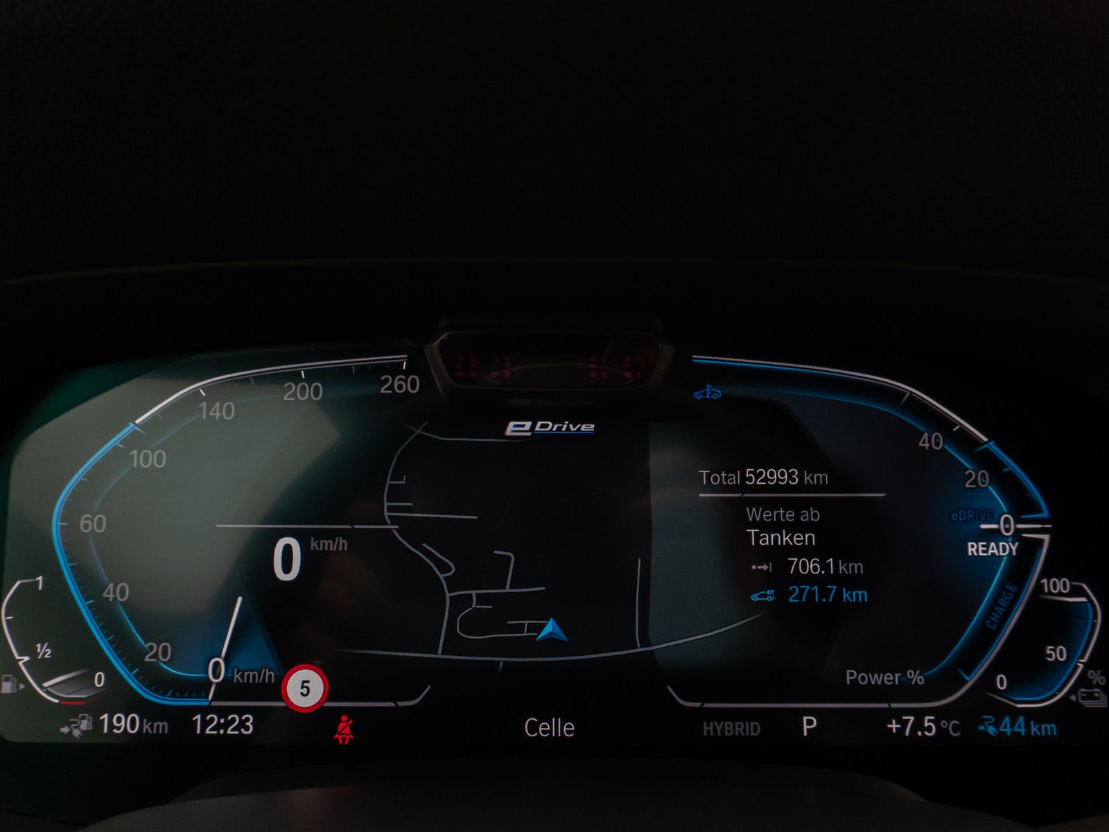Fahrzeugabbildung BMW X5 xD45e M Sport Kamera Laser HUD DAB HiFi ACC