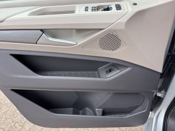 Volkswagen T7 Multivan - 12