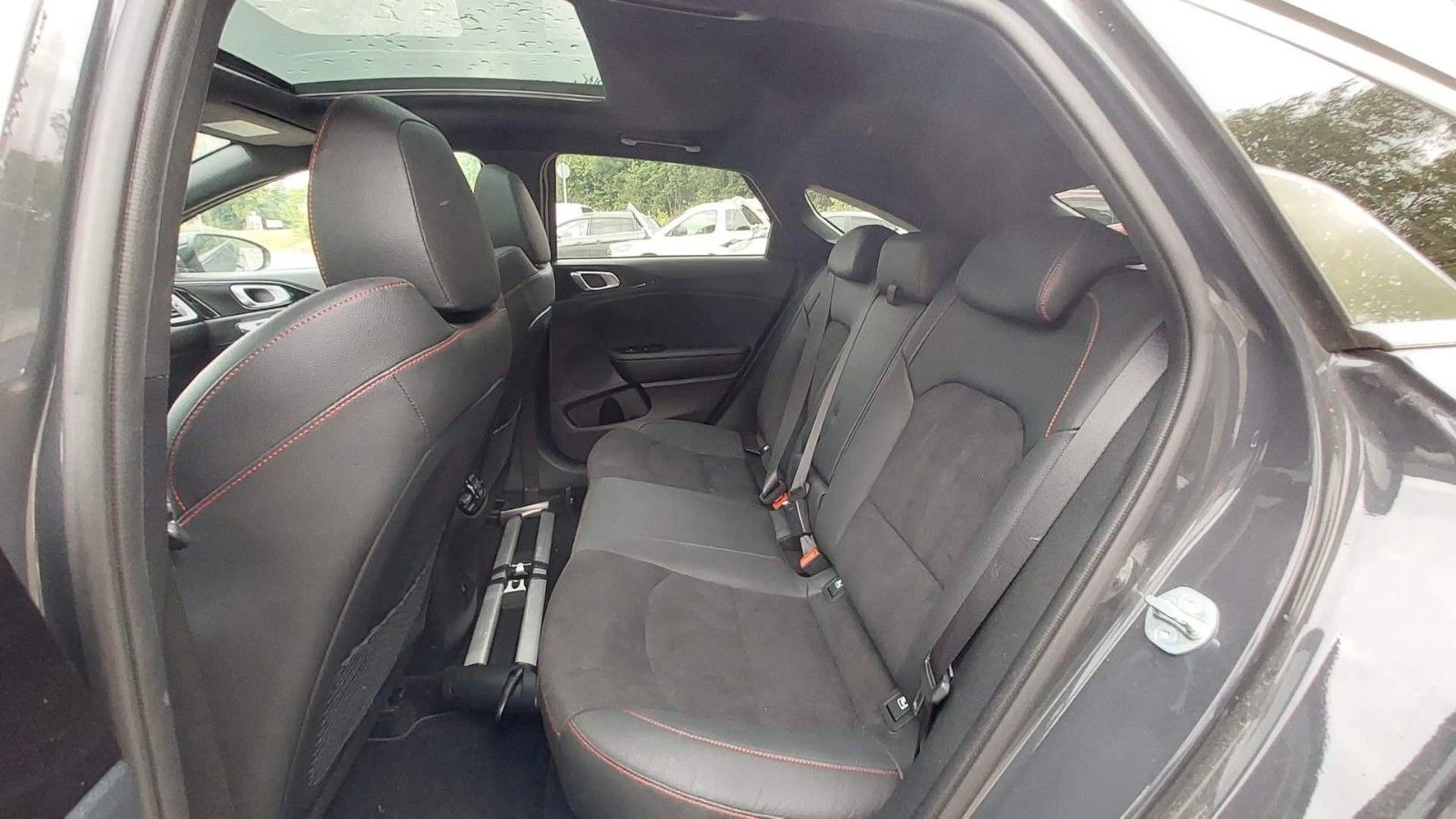 Fahrzeugabbildung Kia ProCeed GT 1,6 TGDI DCT Pano ACC Memory JBL Ambi