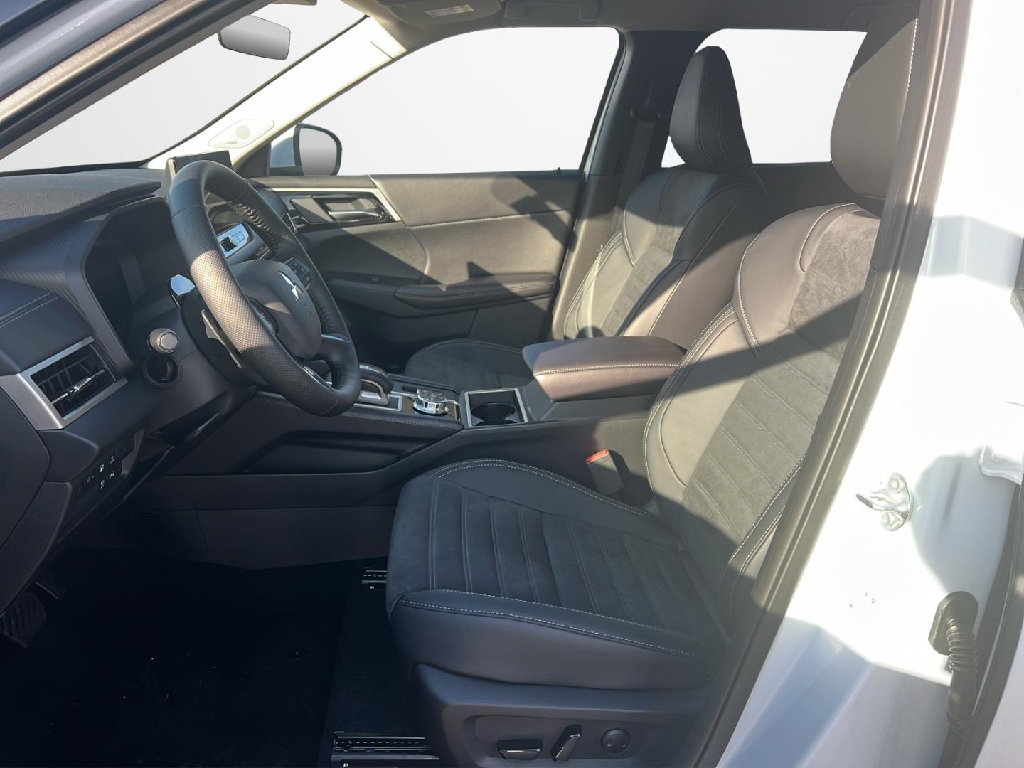 Mitsubishi Outlander 2.4 PHEV 4WD Plus/Soundsystem/360°RFK