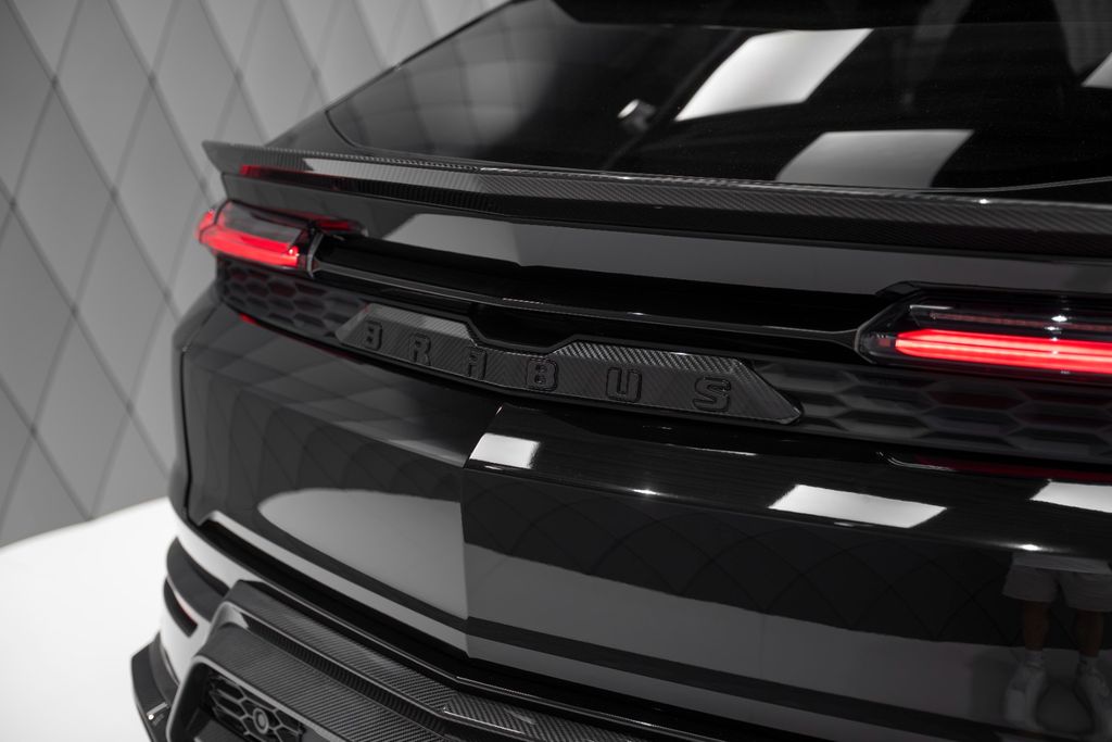Urus 4.0 V8 SE 2026 BRABUS FULL CARBON AKRAPOVIC - Bild 9