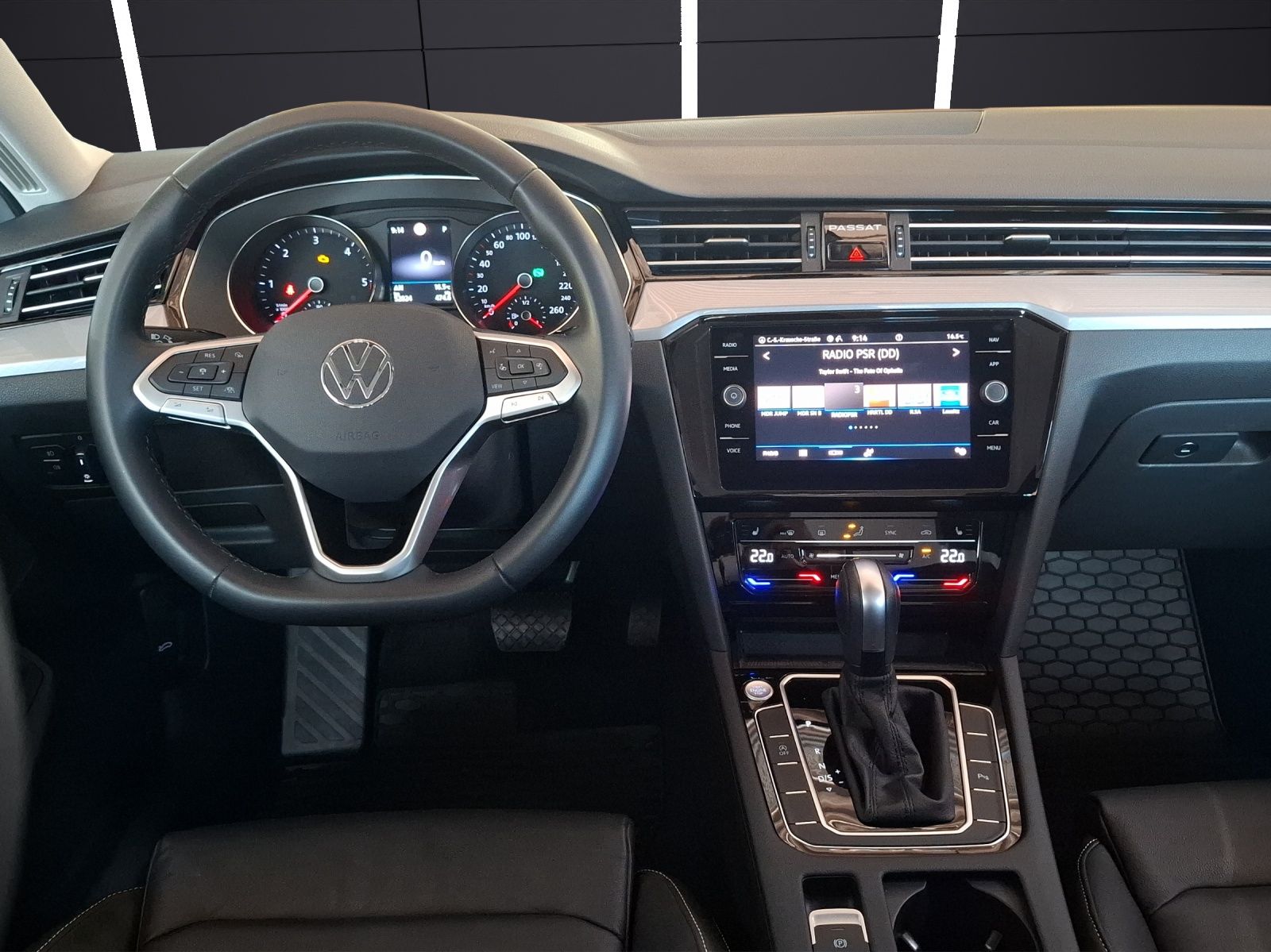 Fahrzeugabbildung Volkswagen Passat Variant TDI Business DSG LED Navi ACC RFK