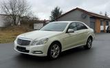 Mercedes-Benz E 300 CDI*AHK*TÜV NEU*3 ZONE* - Mercedes-Benz E 300 mit Diesel-Antrieb: Stoff