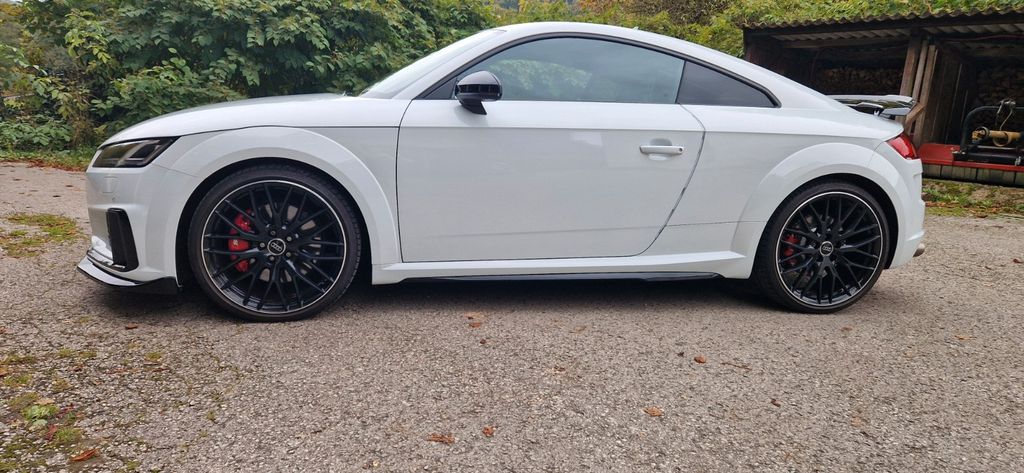 Audi TTS