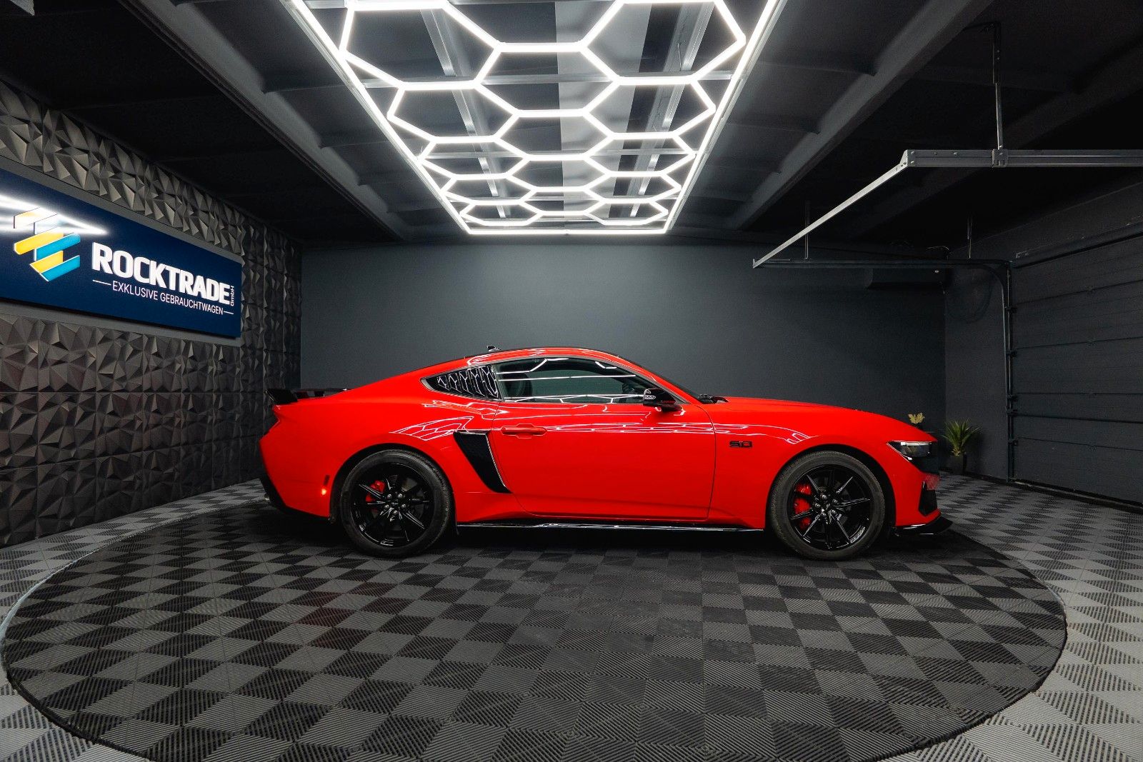 Fahrzeugabbildung Ford Mustang Fastback 5.0 TiVCT V8 Dark Horse PREMIUM