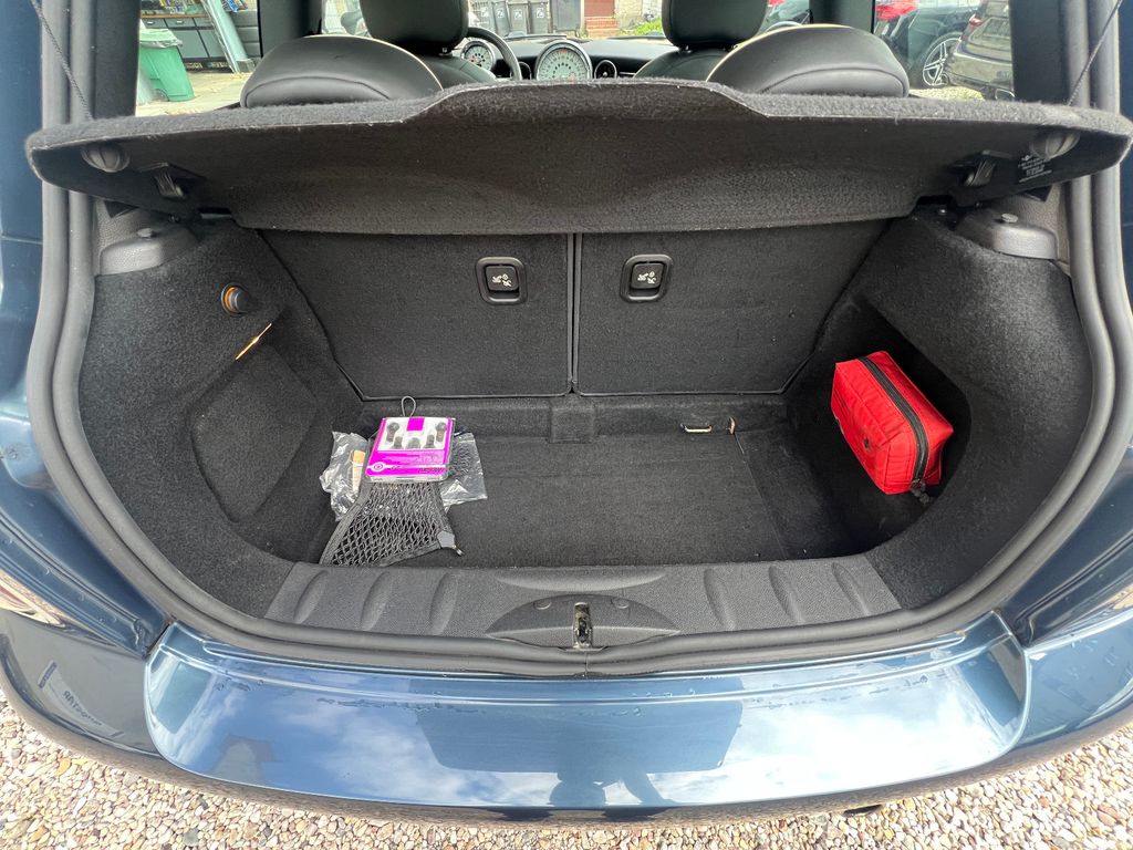Mini Cooper Mini Cooper 1.6l 88KW PANO LEDER SITZH TEMPOMAT