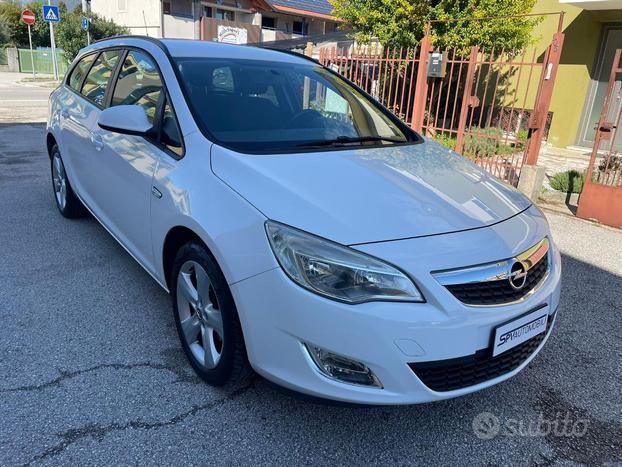 Opel OPEL Astra 1.4 Turbo 140CV Sports Tourer GPL Tec