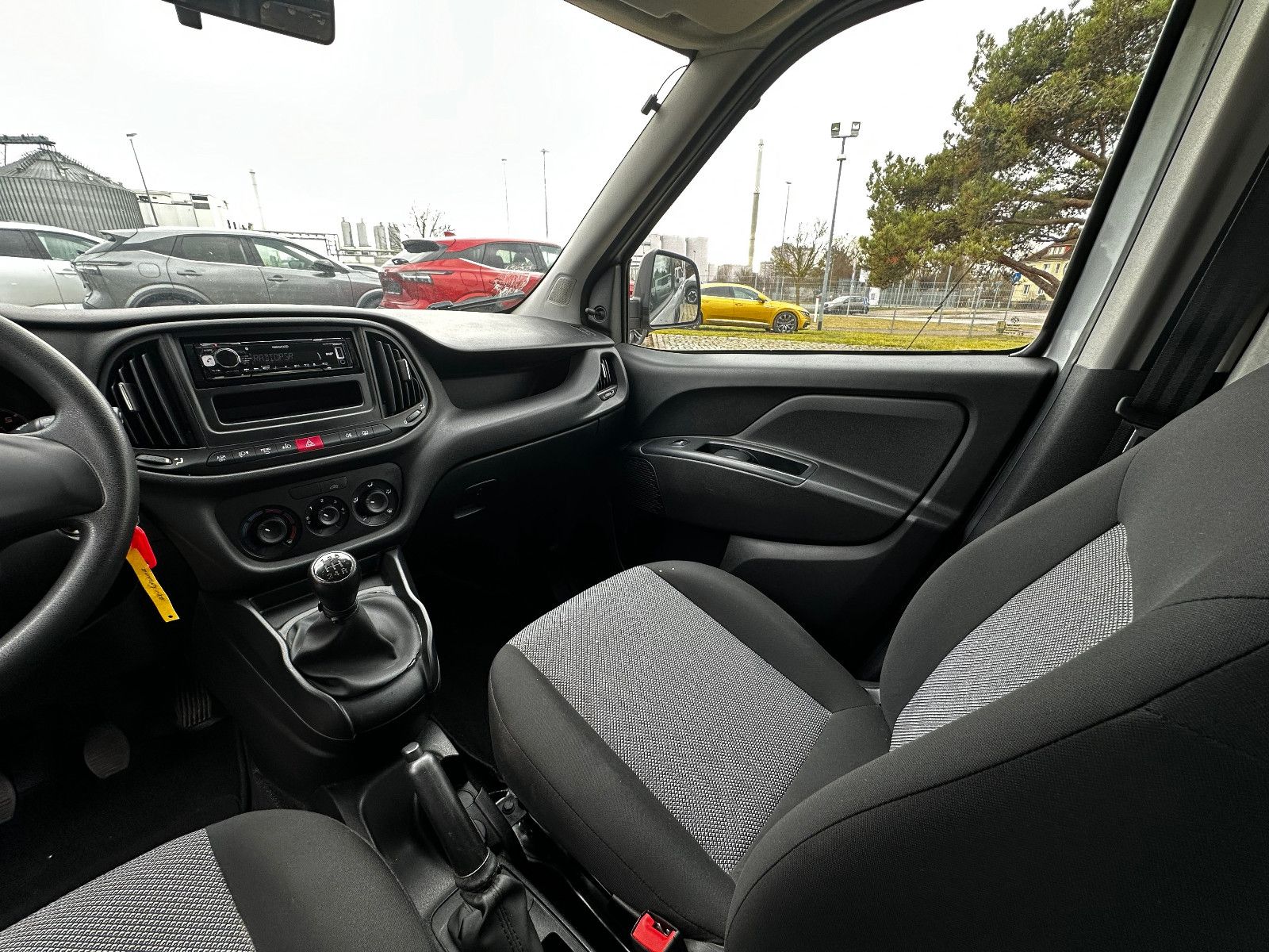 Fahrzeugabbildung Fiat Doblo Doblò Basis Kasten L1H1 verglast