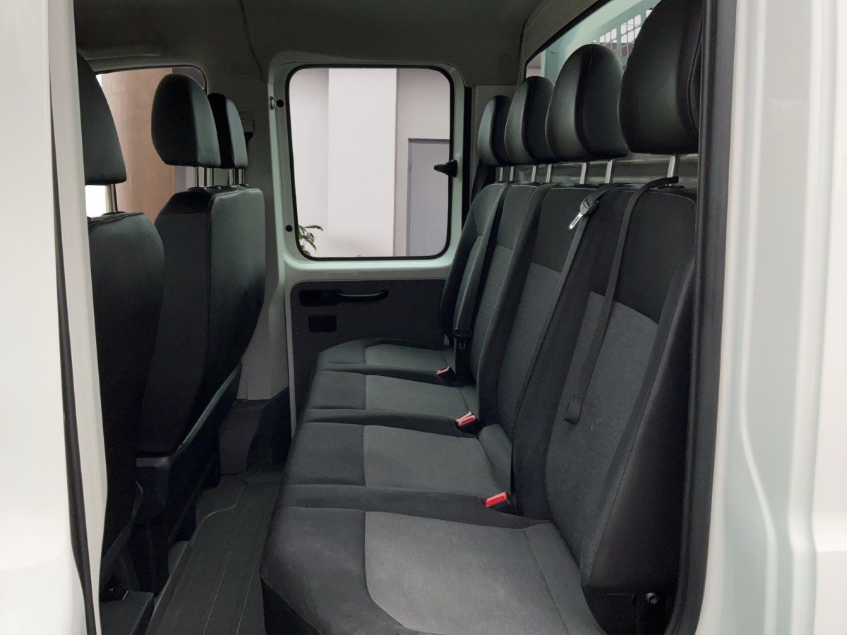 Fahrzeugabbildung Volkswagen Crafter 35 Pritsche DOKA LR 2.0 TDI AHK GJR