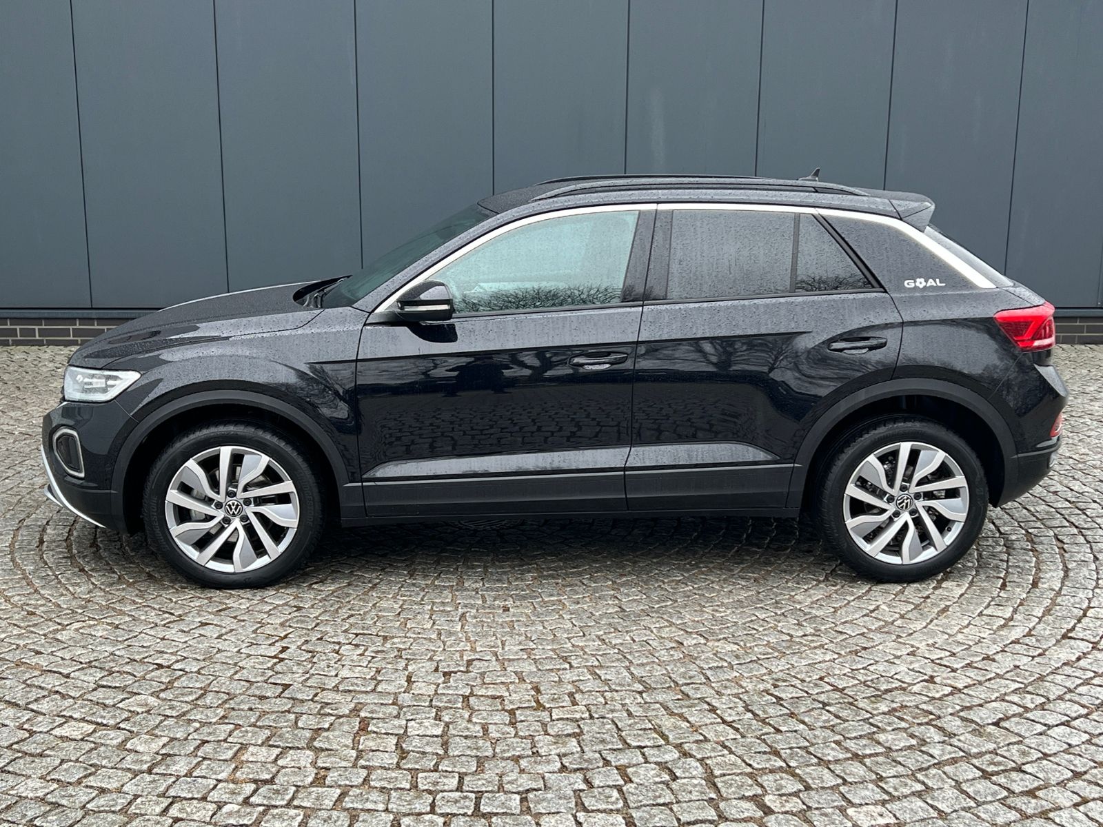 Fahrzeugabbildung Volkswagen T-Roc GOAL 2.0 TDI DSG *AHK, LED, PlusPaket, 18"