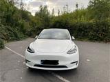 Tesla Model Y Performance, 1. Hand,  8-fach bereift - Tesla Model Y in Essen
