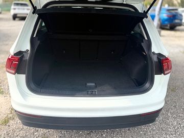 Volkswagen Tiguan - 10