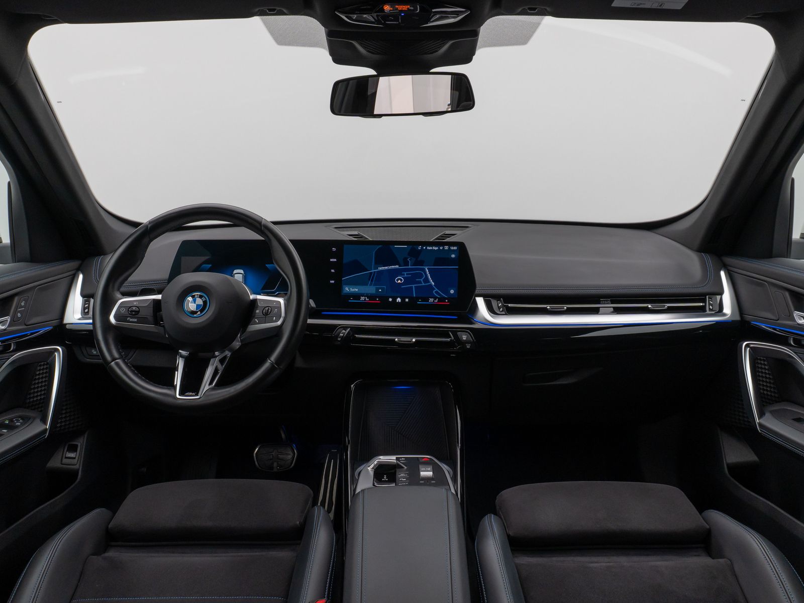 Fahrzeugabbildung BMW iX1 xD30  M Sport Kamera DAB Fernlichtassist AHK