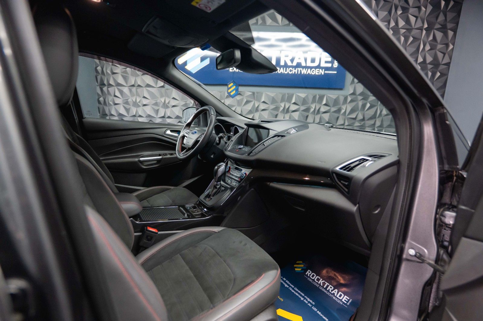 Fahrzeugabbildung Ford Kuga ST-Line 2.0 TDCi 4x4 *LED*Kamera*ACC*DAB*