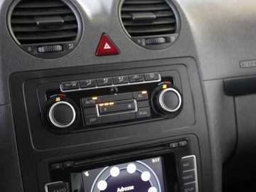 Volkswagen Caddy Maxi 2.0TDI DSG 4MOTION FLÜGELTÜREN AHK