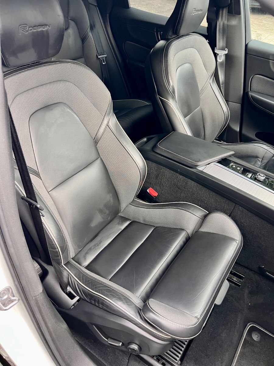 Fahrzeugabbildung Volvo XC 60 XC60 R Design AWD
