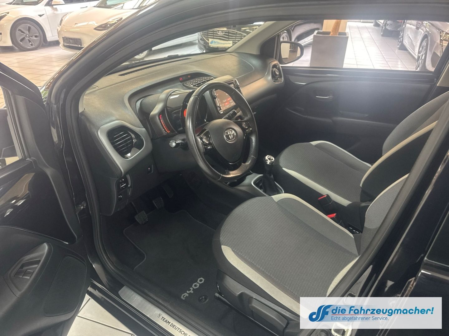 Fahrzeugabbildung Toyota Aygo X-Play Team D 1.0 EU6d Apple CarPlay Androi
