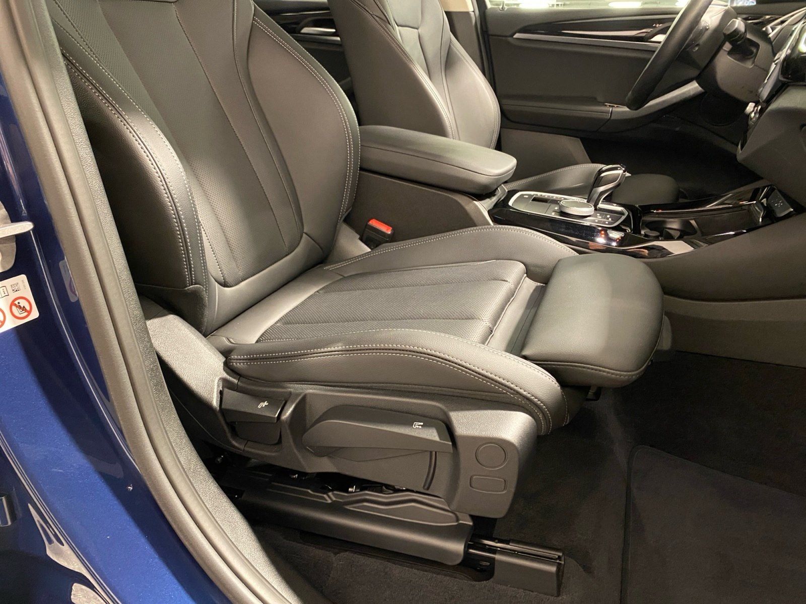 BMW X3 xDrive20d Navi Kamera Driv.Assist Sportsitze foto 11
