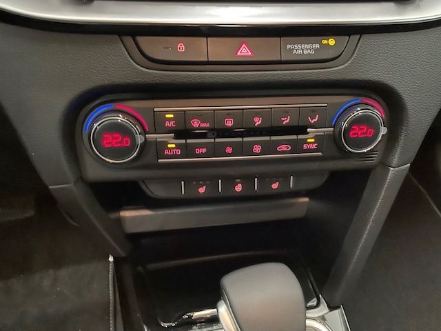 Fahrzeugabbildung Kia Ceed Ultimate Edition Kamera SpurwechselASS Navi