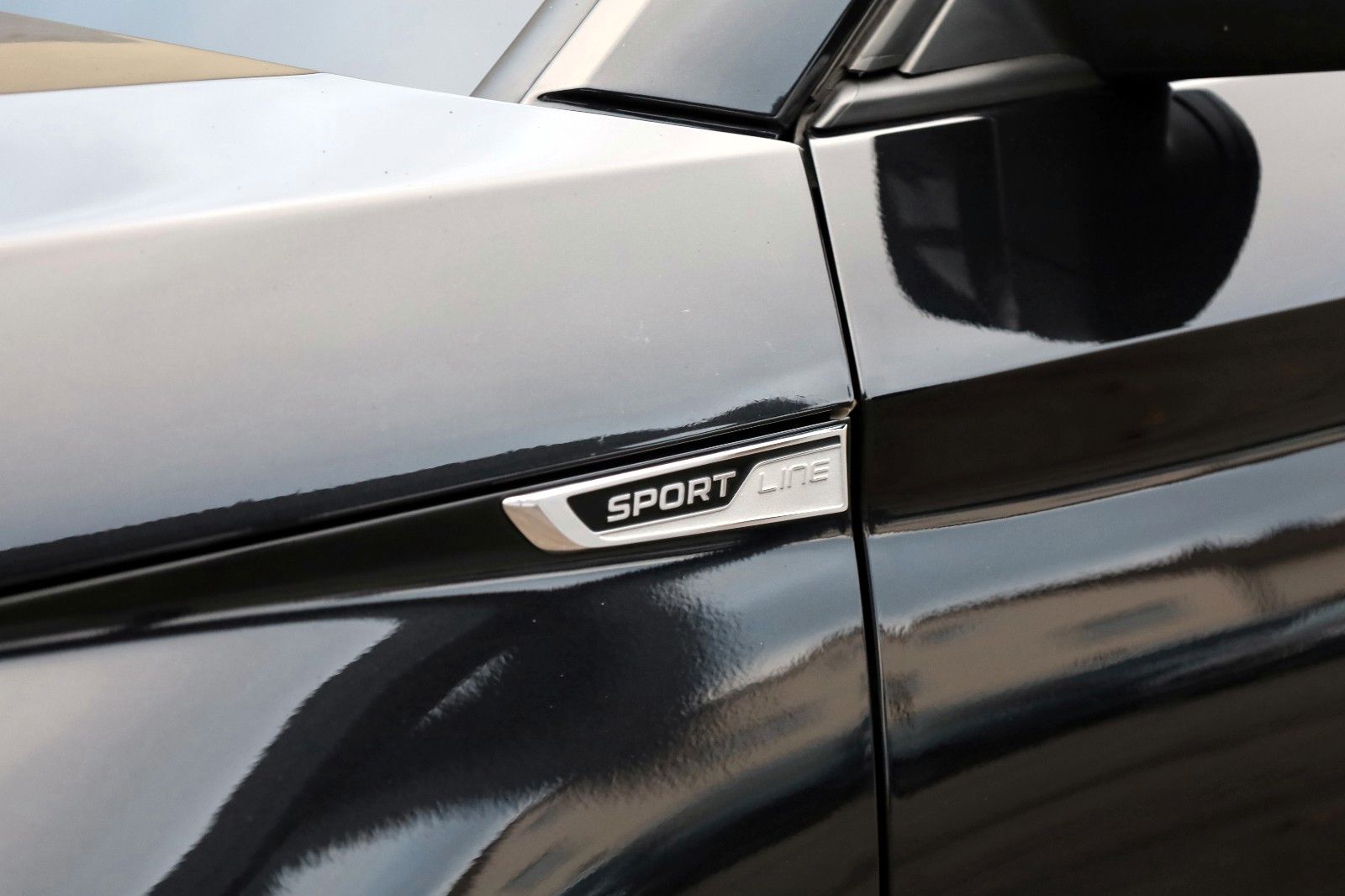 Fahrzeugabbildung SKODA Kodiaq Sportline 4x4,DSG, ACC, Matrix+WR, AHK el