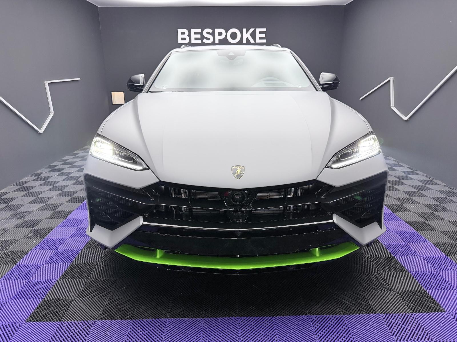 Lamborghini Urus SE V8