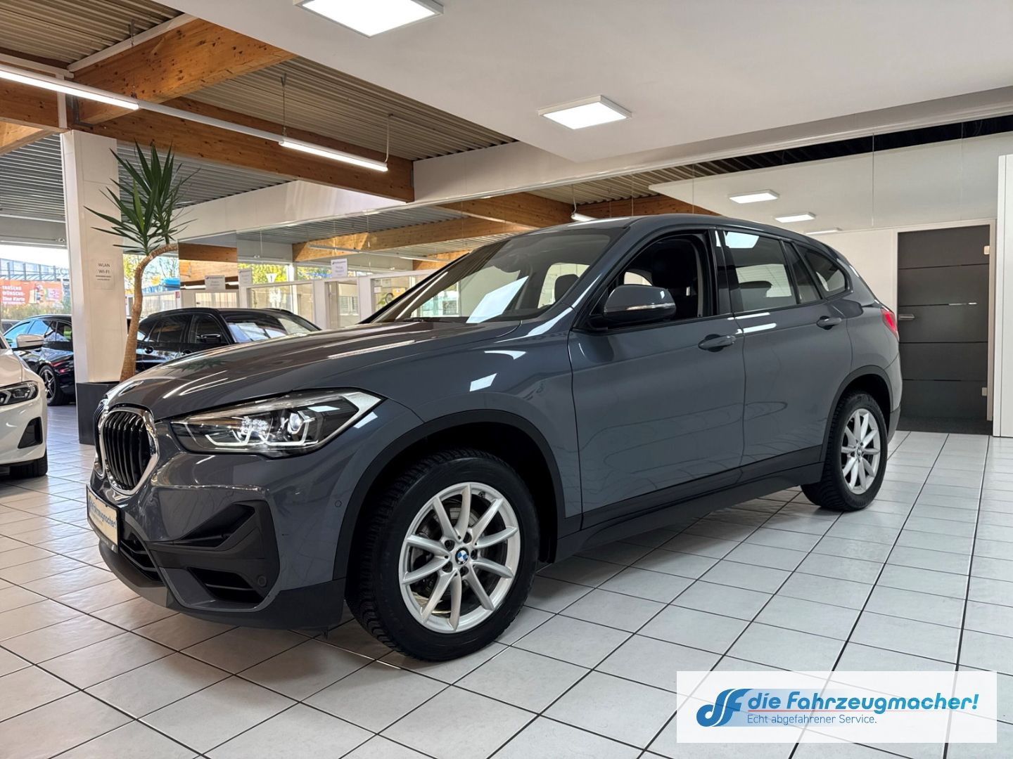 Fahrzeugabbildung BMW X1 sDrive 18 i Advantage Sound Sportsi. LED el.H