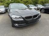 BMW 523i F10 - BMW 523: 523i F10